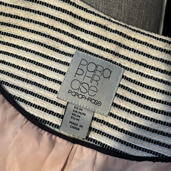 Crop Blazer in GUC - Women’s Size M - Picture 3 of 4